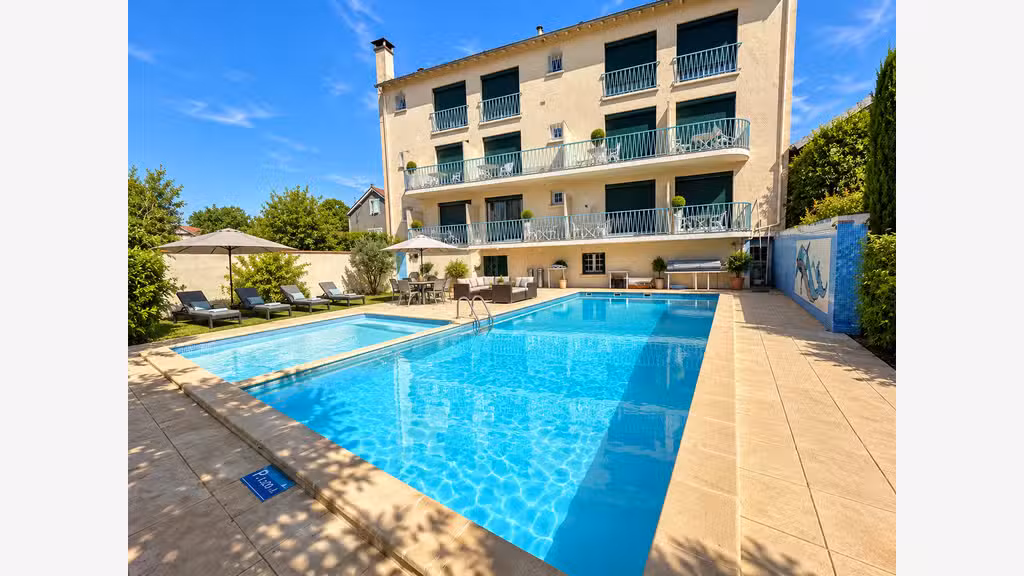 Cède hôtel 3 *** 23 chambres avec piscine Souillac