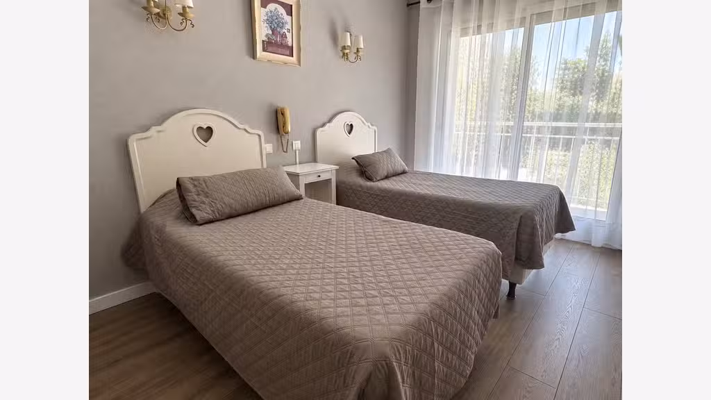 Cède hôtel 3 *** 23 chambres avec piscine Souillac