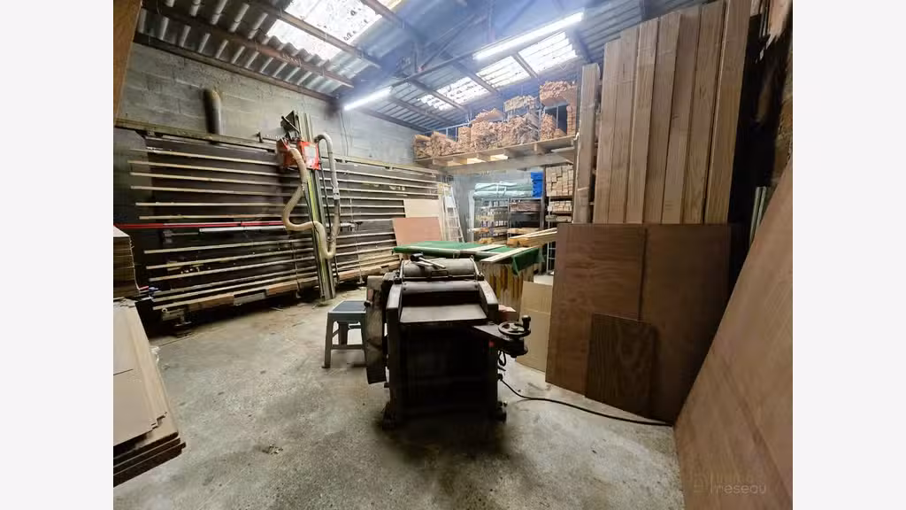 Fonds et murs quincaillerie secteur stratégique 33