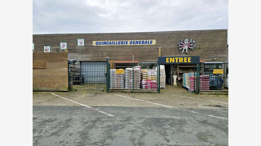 Fonds et murs quincaillerie secteur stratégique 33