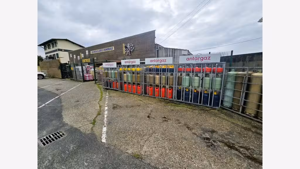 Fonds et murs quincaillerie secteur stratégique 33