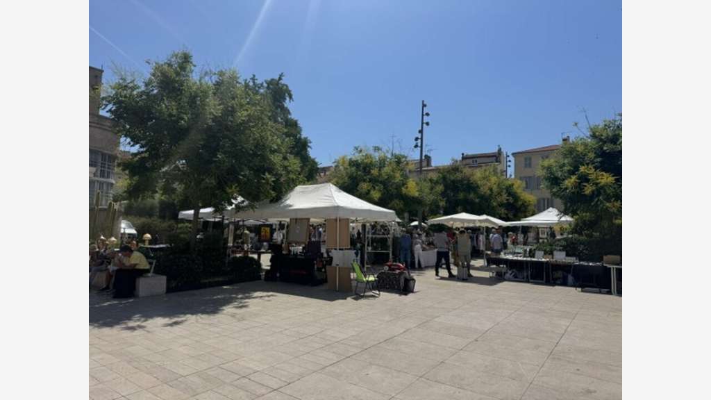 Cède établissement unique dans le Vieil Antibes