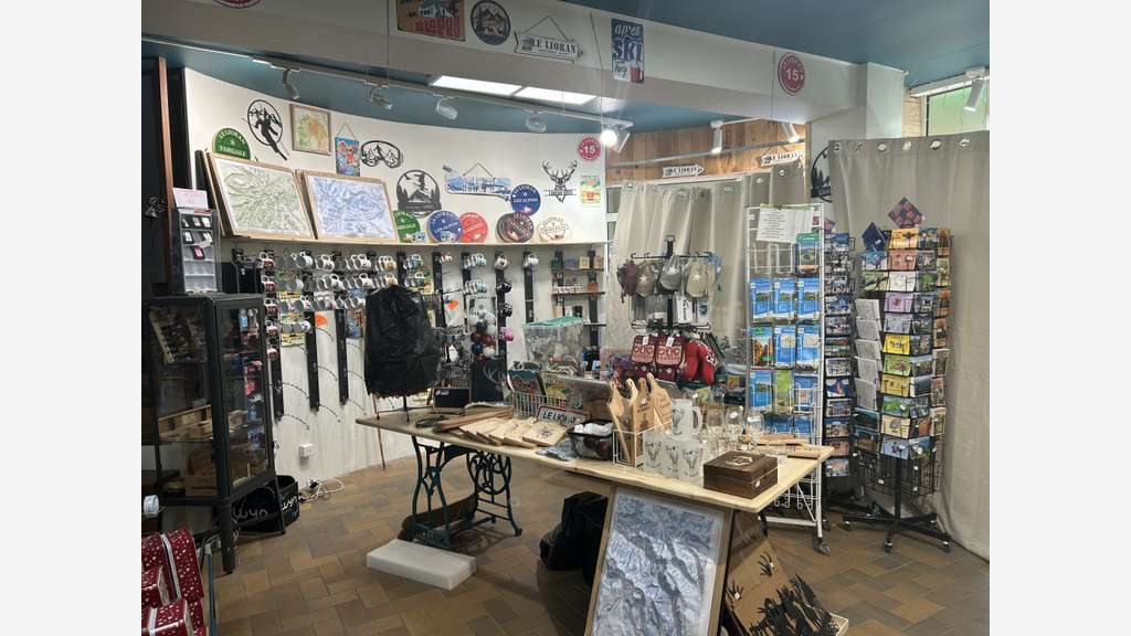 Vente tabac presse souvenir 50m² station du Lioran