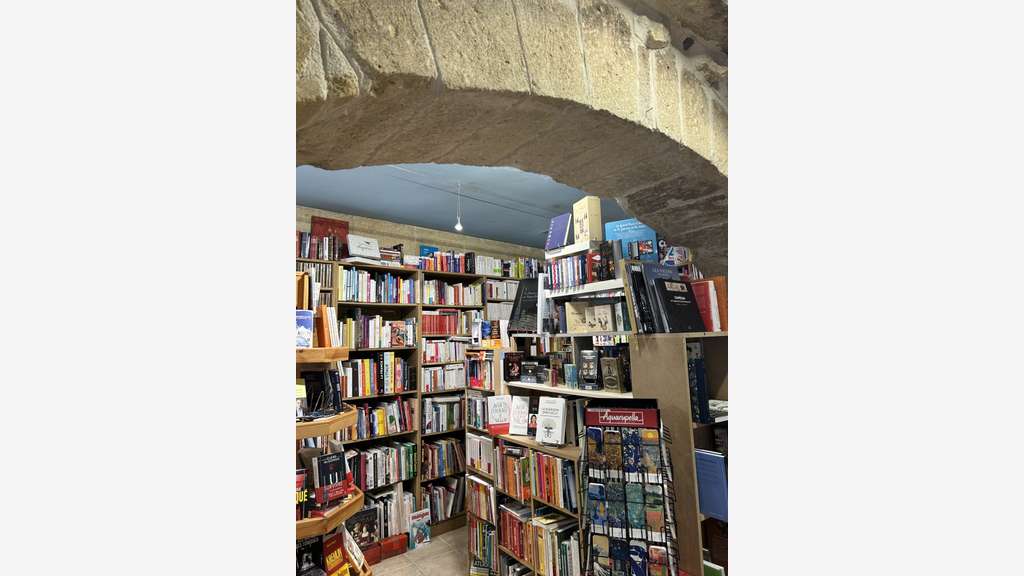 Vente FDC librairie papeterie empl N°1 à Sommières