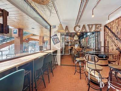Vente cave à vins bar à vin 44m² à Uvernet Fours