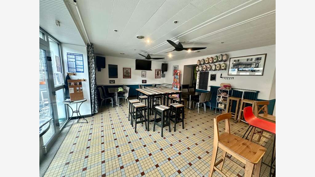 Vente bar café avec habitation à Vabre centre