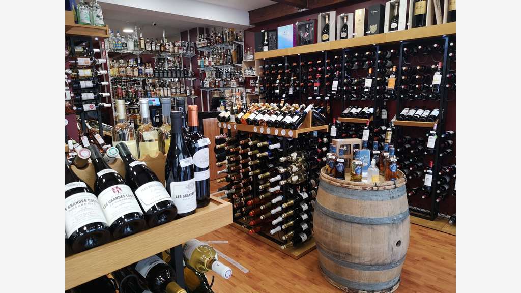 🍷 A céder cave à vin ou droit au bail sur St Maur