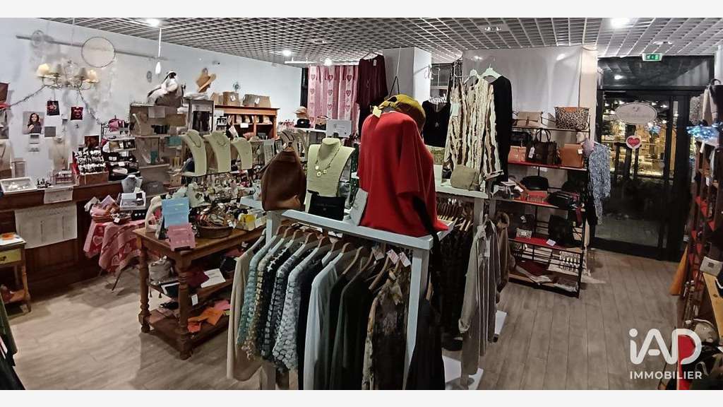 Vente FDC prêt-à-porter féminin à Vedène