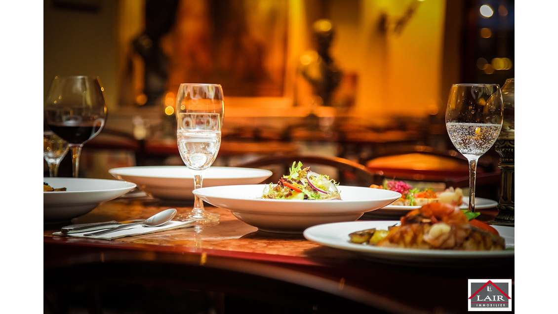 A vendre grand restaurant à Laval axe passant