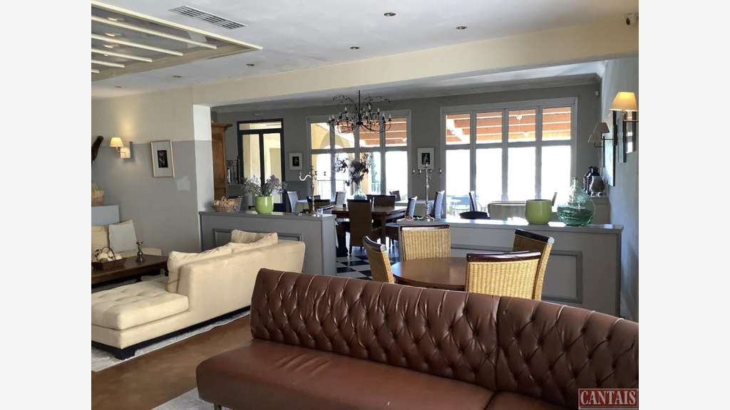 Vente hôtel bureau emplacement privilégié Ardèche