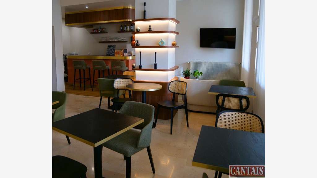 Vente hôtel bureau sur axe Bordeaux Sarlat