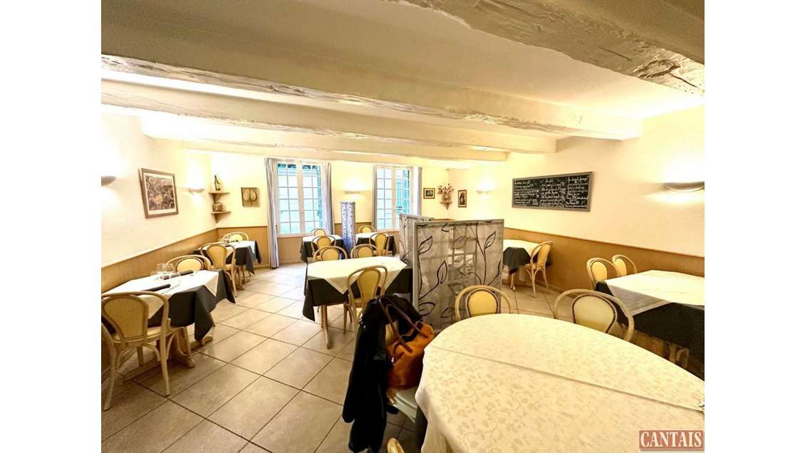 Vente hôtel restaurant 10 chambres 230m² à Fréjus