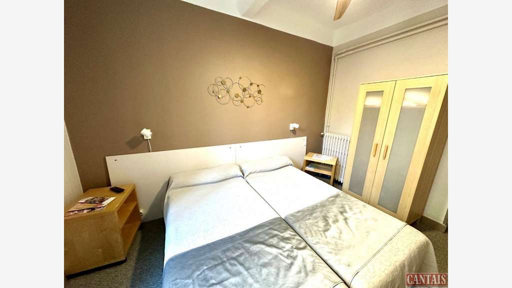 Vente hôtel restaurant 10 chambres 230m² à Fréjus