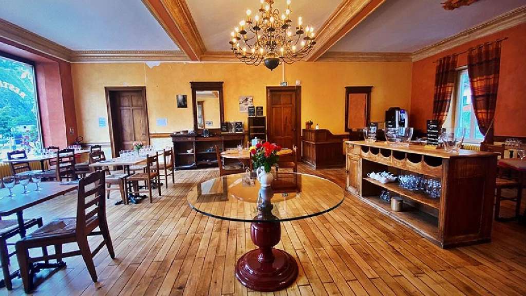Vente hôtel bar restaurant au Bourg-d'Oisans