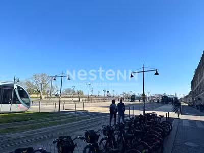Cède salon de thé terrasse sur les quais Bordeaux