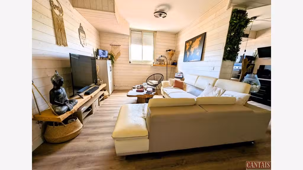 Vente hôtel bureau en rue piètonne des Landes