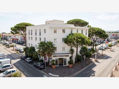 A vendre hôtel bureau + 40 chambres à Cannes
