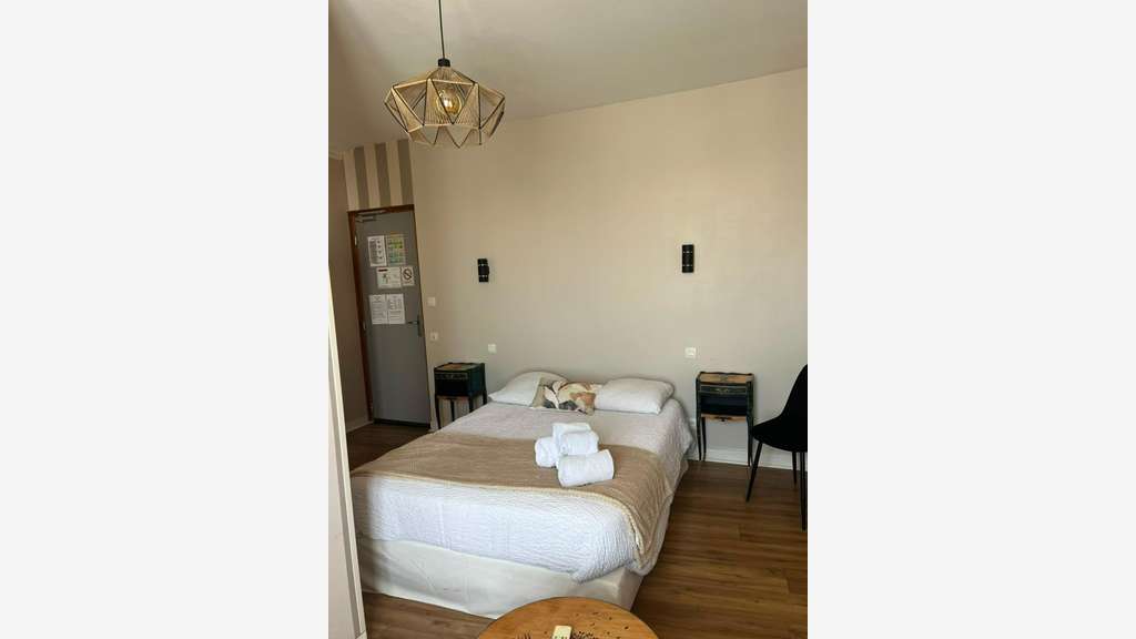 Vente FDC hôtel  ** proche Gare à Cherbourg
