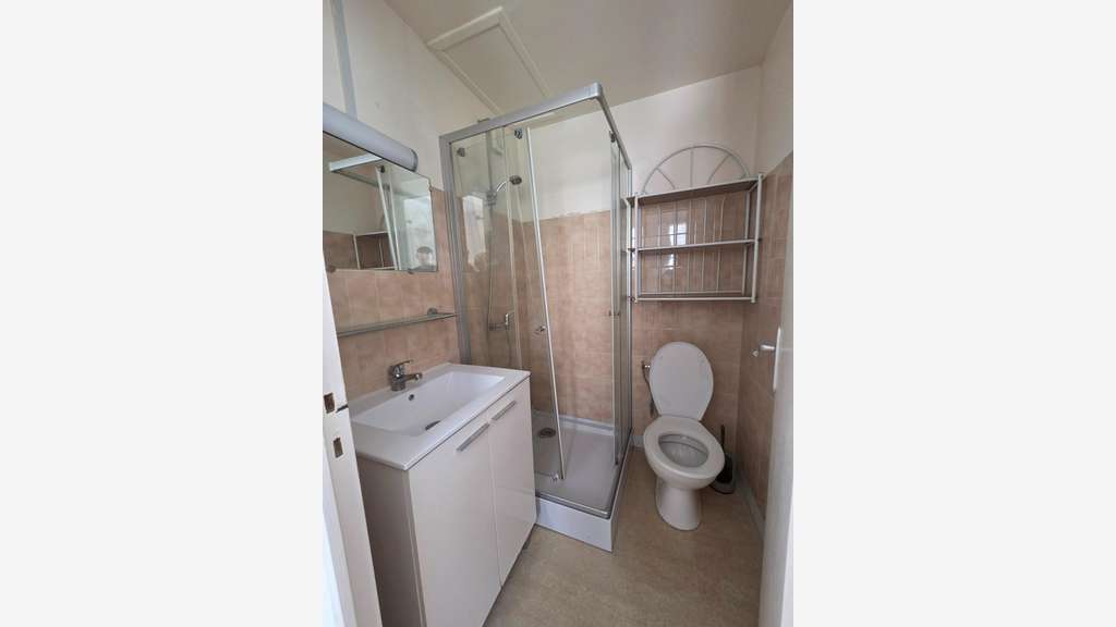 Vente FDC hôtel  ** proche Gare à Cherbourg