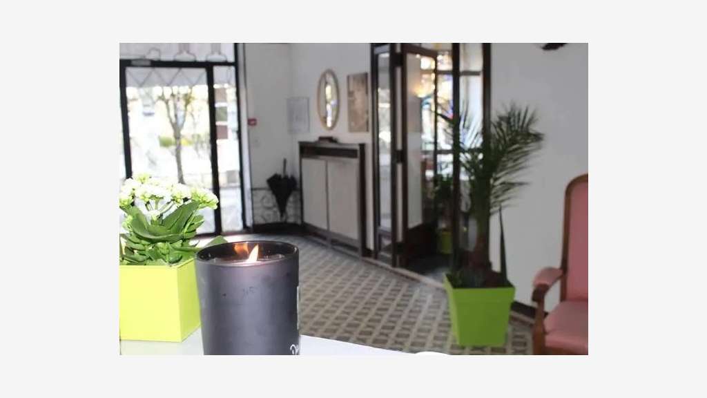 2 Hôtels à vendre 58 chambres à rénover en partie