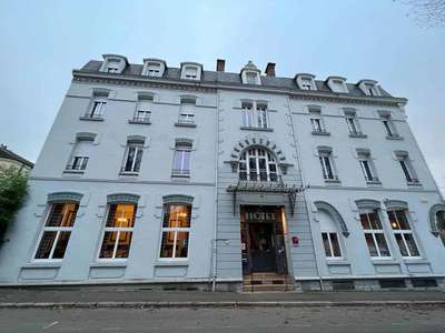 À Vendre hôtel 800m² de 13 chambres au Creusot