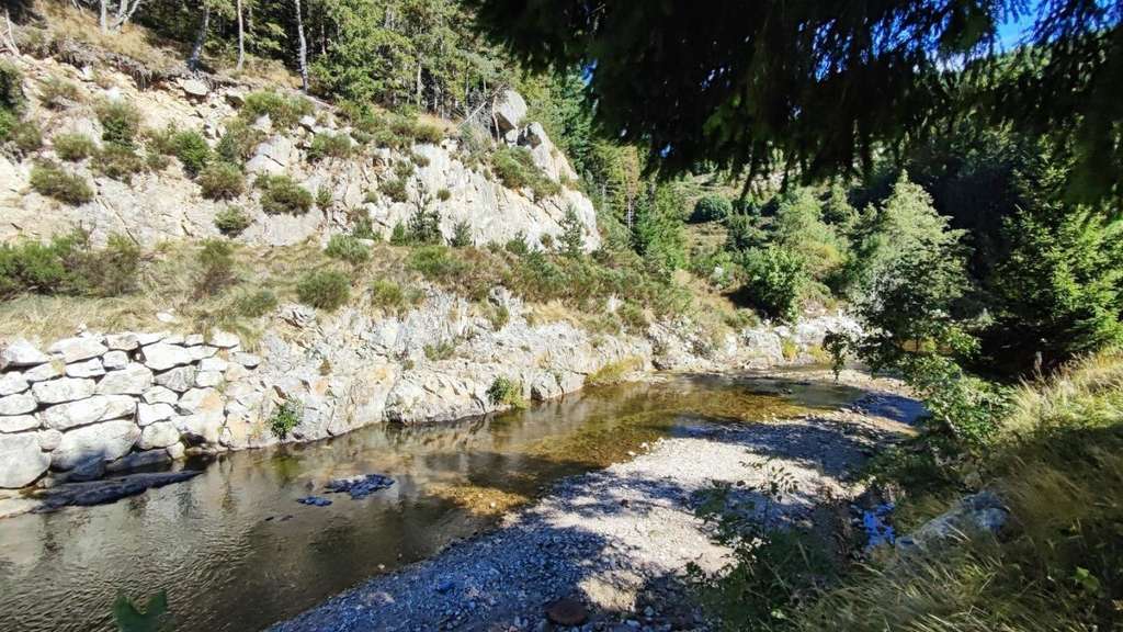 Cède camping 1ha en bord de rivière Drôme Ardèche