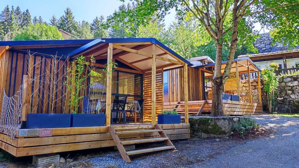 Cède camping 1ha en bord de rivière Drôme Ardèche