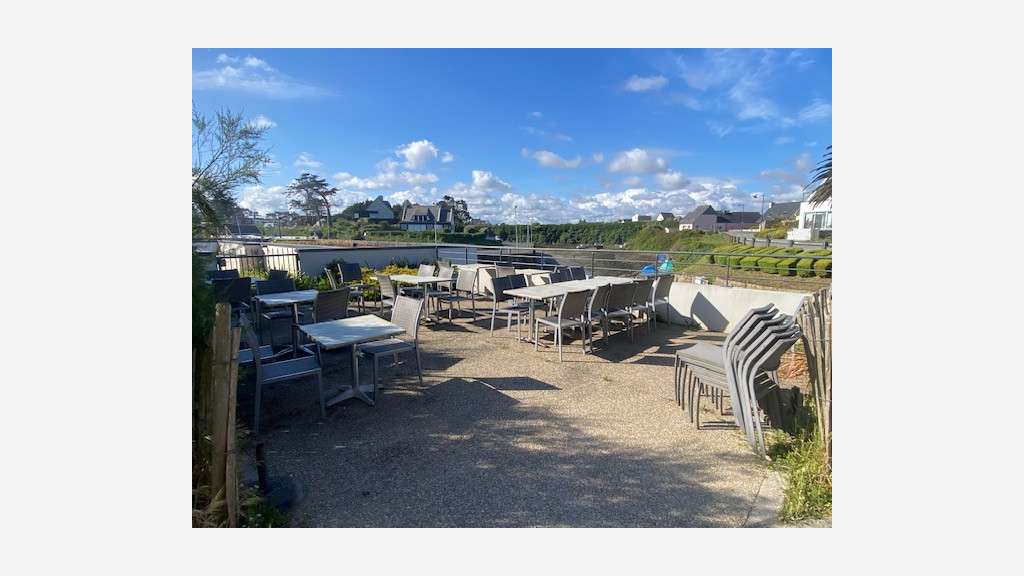 Vente hôtel sur le port de Moguériec, à Sibiril