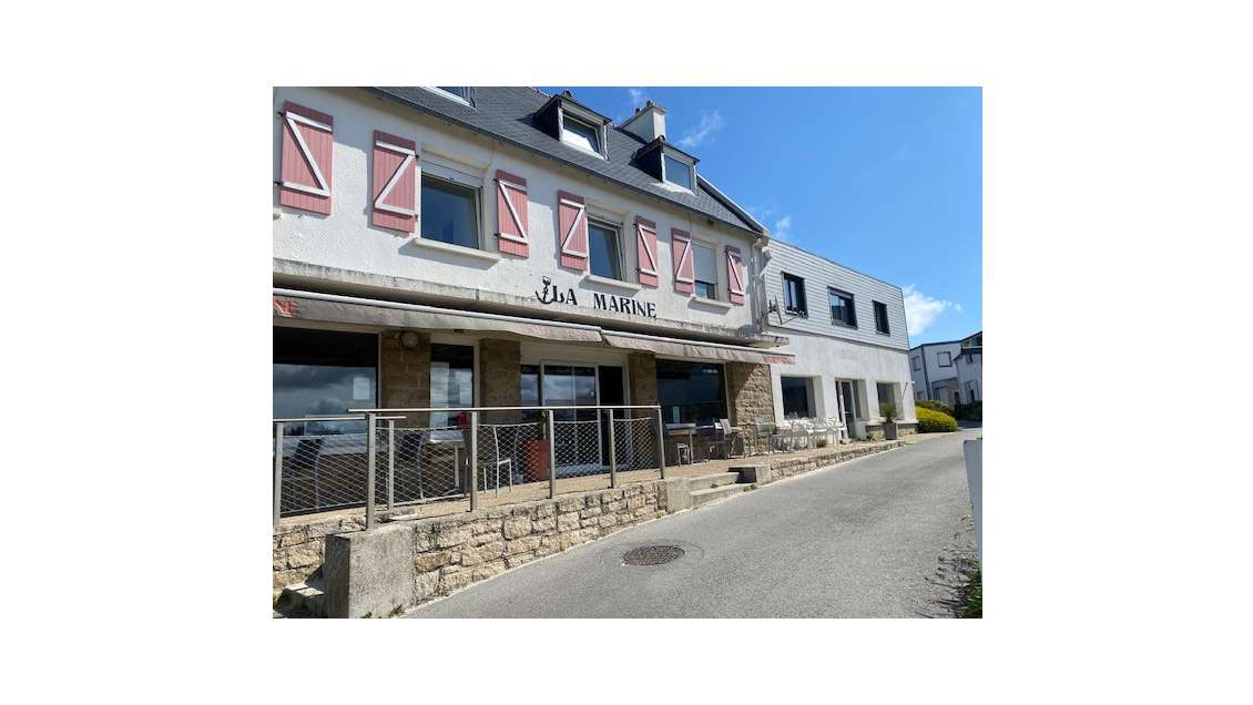 Vente hôtel sur le port de Moguériec, à Sibiril