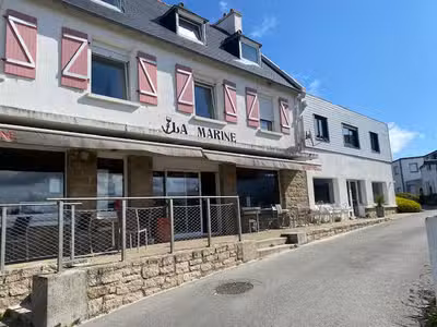 Vente hôtel sur le port de Moguériec, à Sibiril