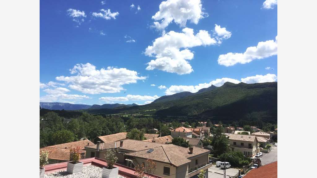 Vente hôtel bureau en 3* 12 N° en Hautes Alpes