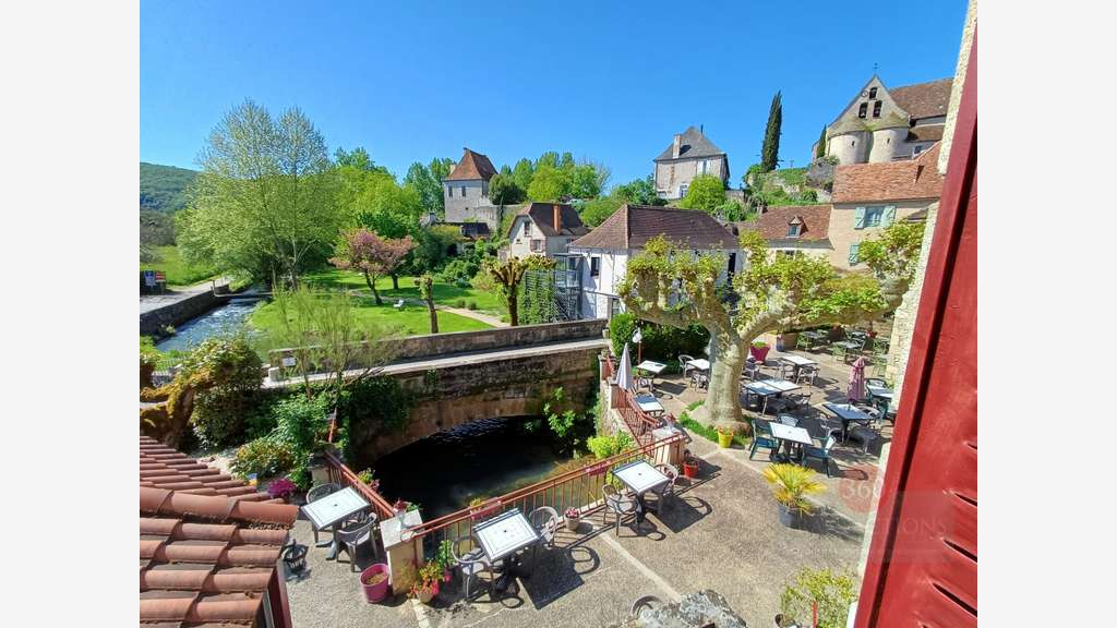 À vendre hôtel restaurant idéalement situé Creysse