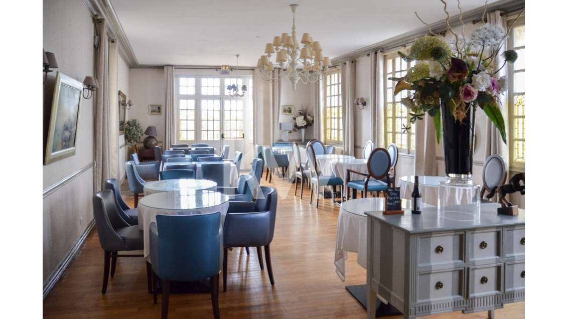 Vente hôtel restaurant 16 ch au coeur de Jargeau