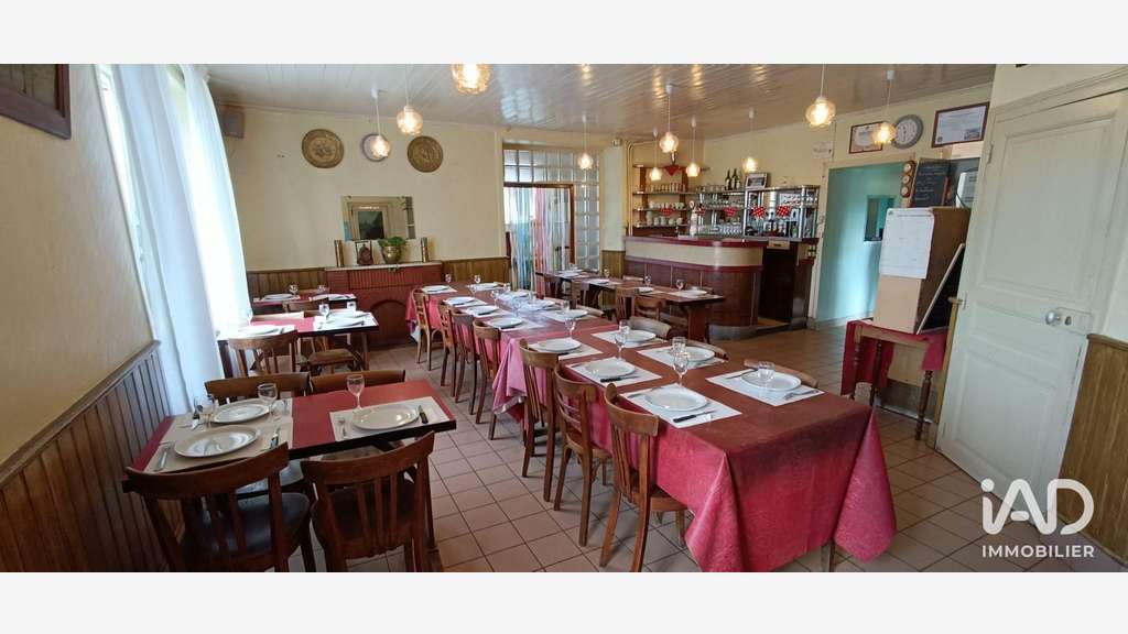 Vente hôtel restaurant de 584m² à La Chapelle-Caro