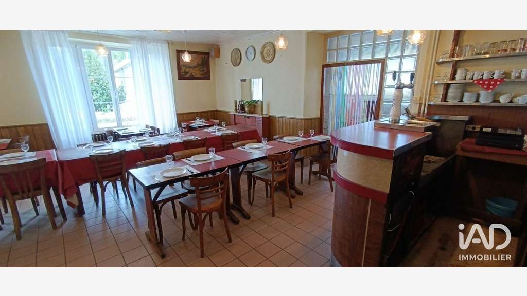 Vente hôtel restaurant de 584m² à La Chapelle-Caro