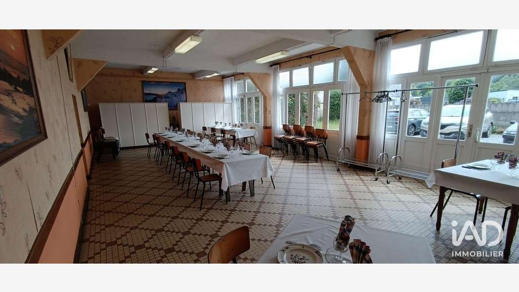 Vente hôtel restaurant de 584m² à La Chapelle-Caro
