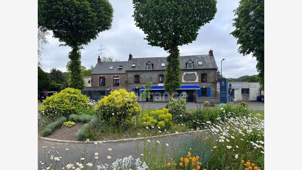 Vente hôtel restaurant au Neufbourg axe fréquenté