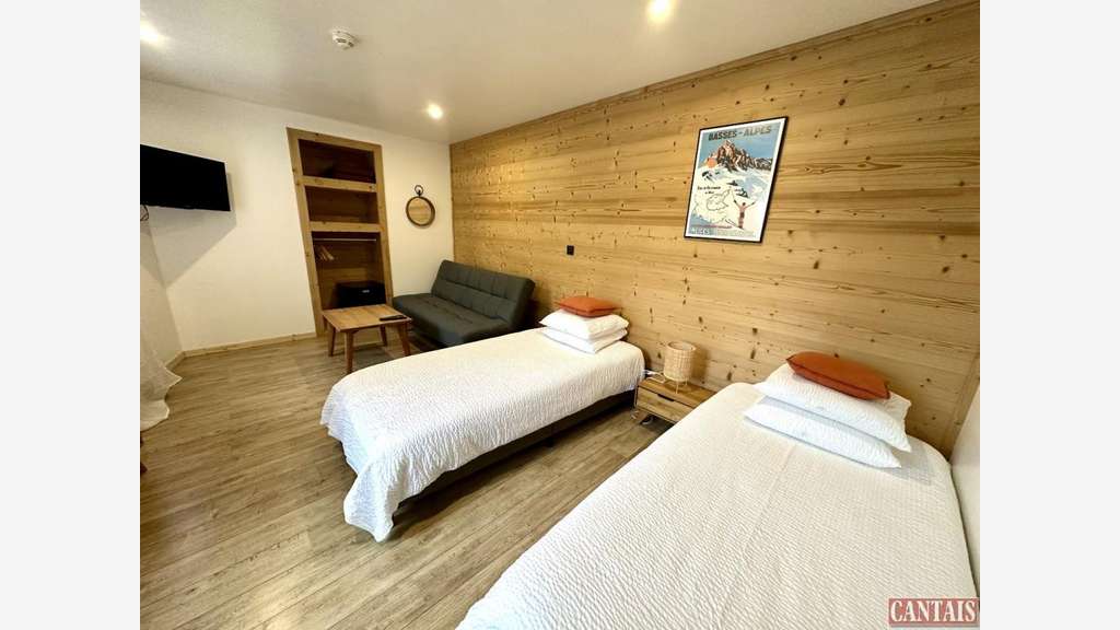Vente hôtel bureau dans les Alpes