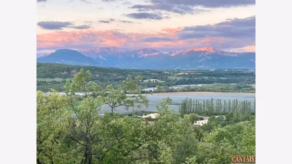AV 2 gîtes avec piscine et logement aux Alpes