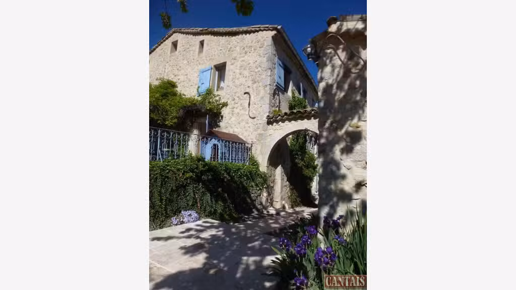 AV 2 gîtes avec piscine et logement aux Alpes