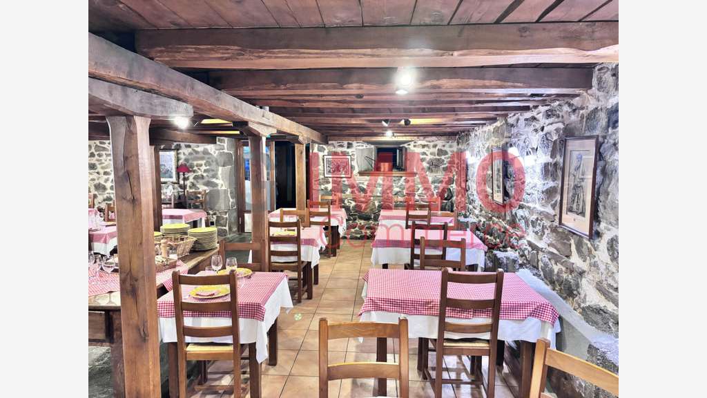 Vente auberge au coeur des Combrailles à Mazaye