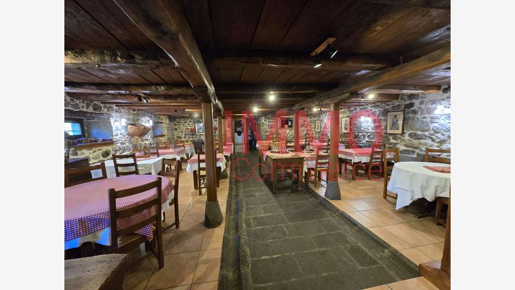 Vente auberge au coeur des Combrailles à Mazaye