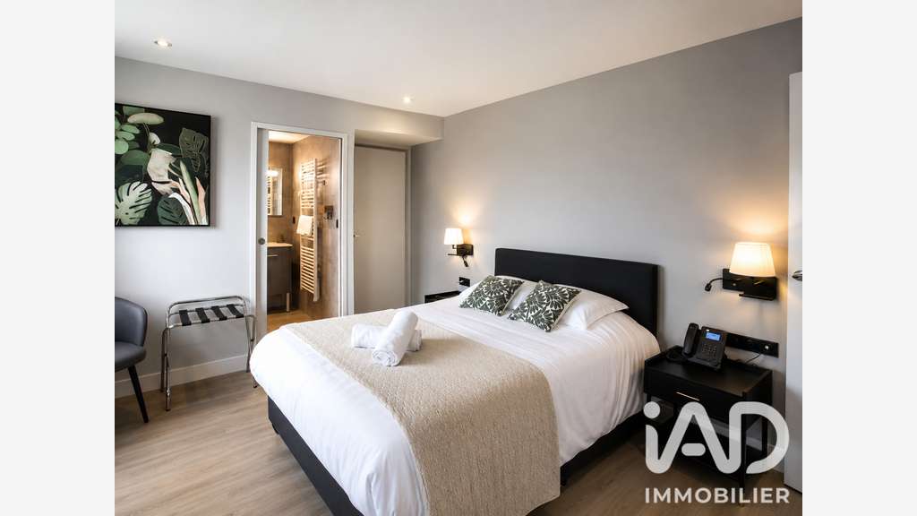 Vente hôtel bar tabac traiteur à Neau