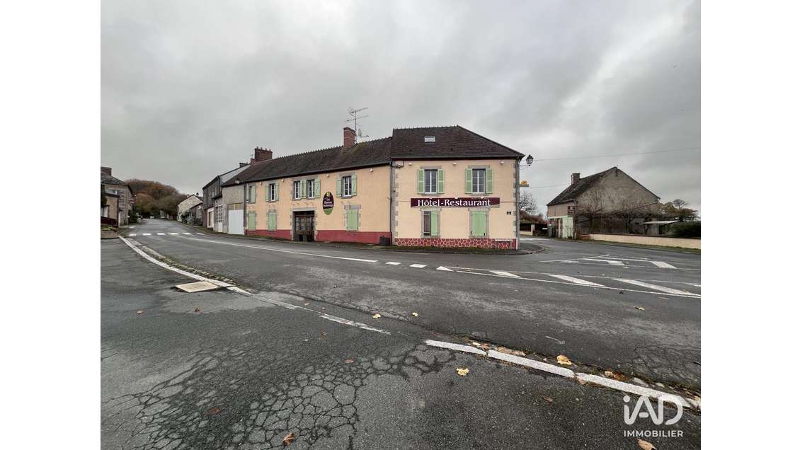 Hotel restaurant à Nouzerines