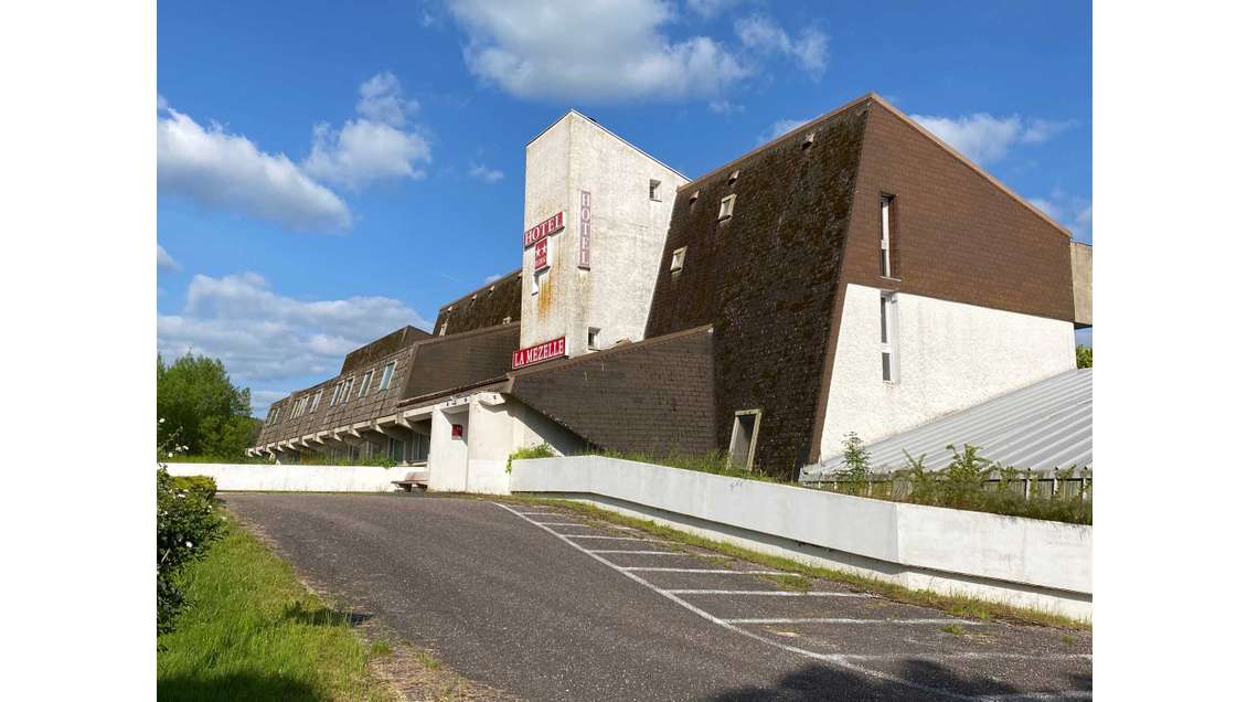 AV grand hôtel moderne proche Bourbonne les Bains