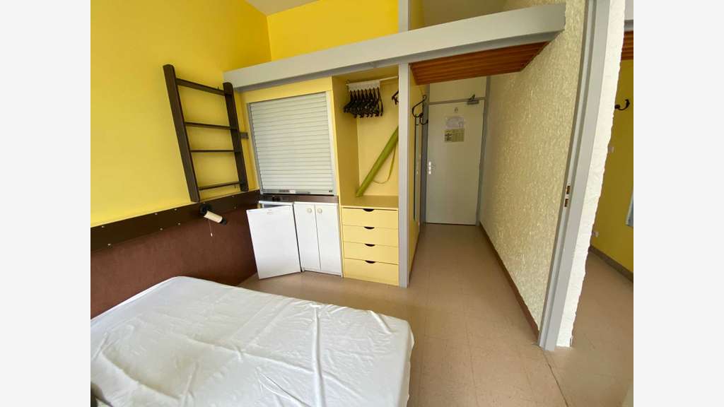 AV grand hôtel moderne proche Bourbonne les Bains