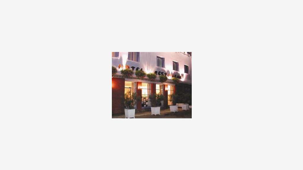 Vente hôtel *** restaurant sur site touristique 82