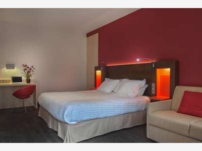 Vente hôtel 3 *** 69 Ch  en bord de Seine (92)