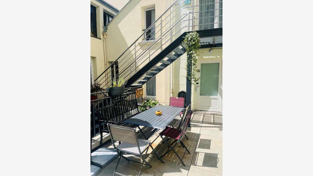 Vente hôtel 3 *** 69 Ch  en bord de Seine (92)