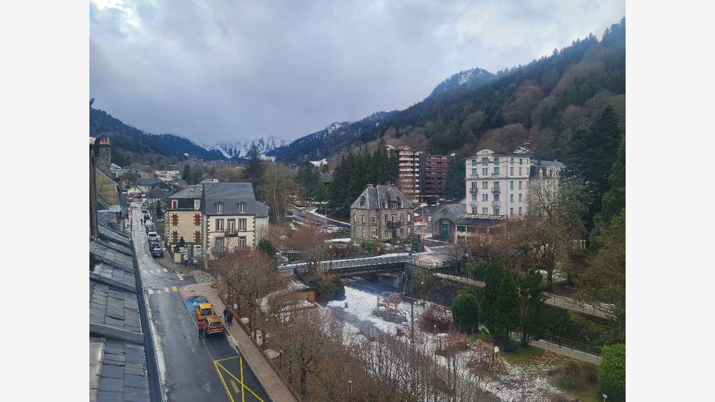 Hôtel bureau ** à vendre sur le Massif du Sancy